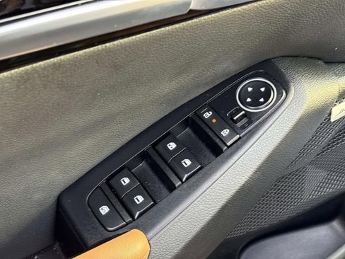 Used 2024 Kia Seltos SX w/ SX Sunroof Package image 24