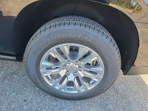 New 2026 GMC Yukon XL Denali w/ Sun & Power Step Package image 8