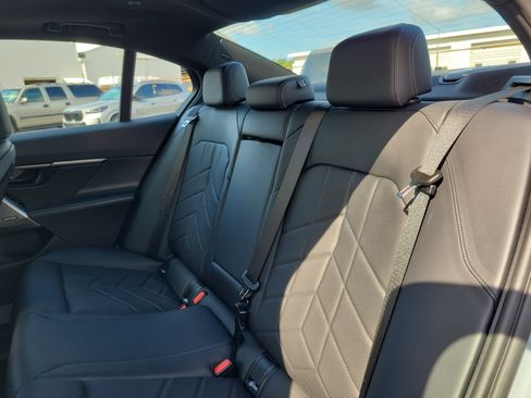 Used 2026 BMW 530i w/ M Sport Package RWD image 10