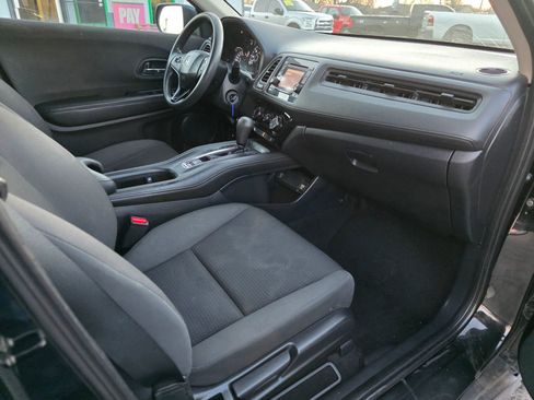 Used 2019 Honda HR-V LX image 13