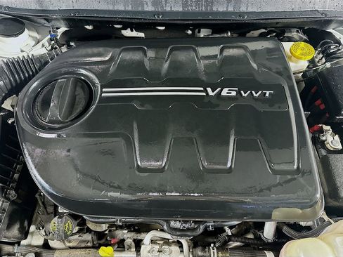 Used 2019 Jeep Cherokee Sport AWD/4WD image 30