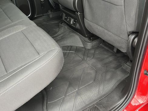 Used 2023 Chevrolet Silverado 1500 LT image 28