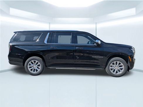 New 2026 Chevrolet Suburban Premier image 8