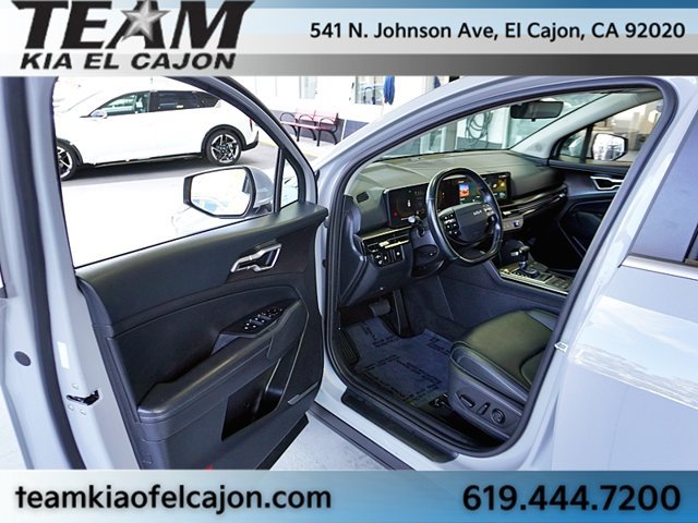 Certified 2026 Kia Sportage EX w/ EX Panorama Roof Package FWD image 43