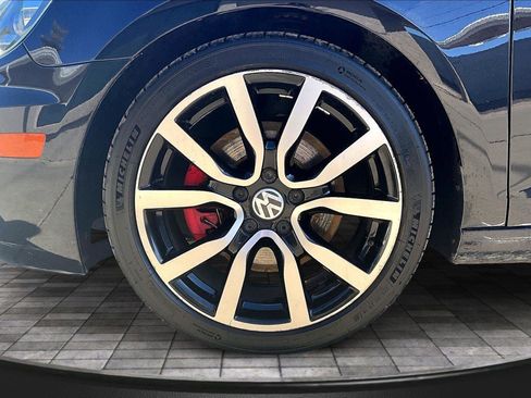 Used 2014 Volkswagen GTI Wolfsburg Edition image 9