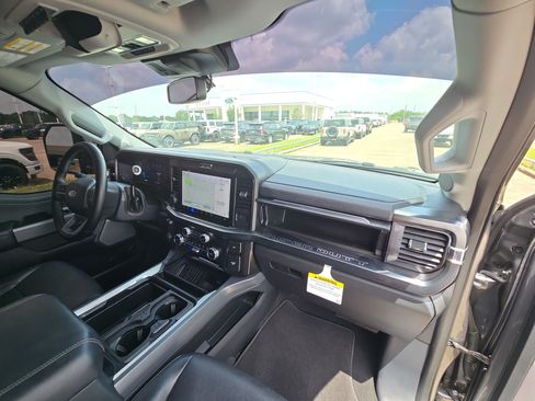 Used 2025 Ford F250 Lariat w/ Lariat Ultimate Package AWD/4WD image 35