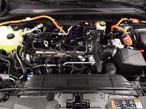 New 2025 Ford Escape SE w/ PHEV Premium Package image 35