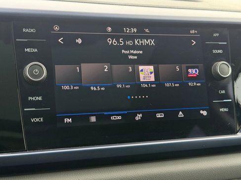 Used 2023 Volkswagen Taos SE image 25