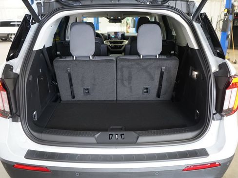 New 2026 Ford Explorer Active RWD image 27