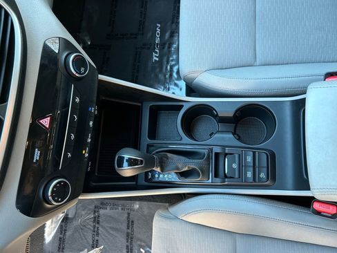 Used 2020 Hyundai Tucson SE w/ Cargo Package image 16