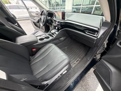 Used 2025 Acura MDX FWD image 10
