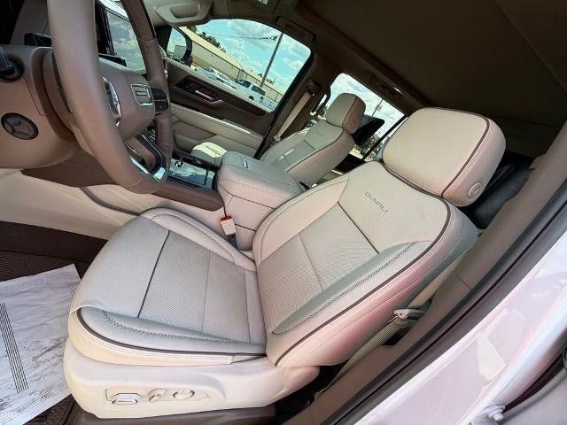 Used 2026 GMC Yukon XL Denali w/ Denali Reserve Package AWD/4WD image 10