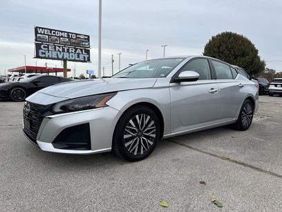 Used 2023 Nissan Altima 2.5 SV