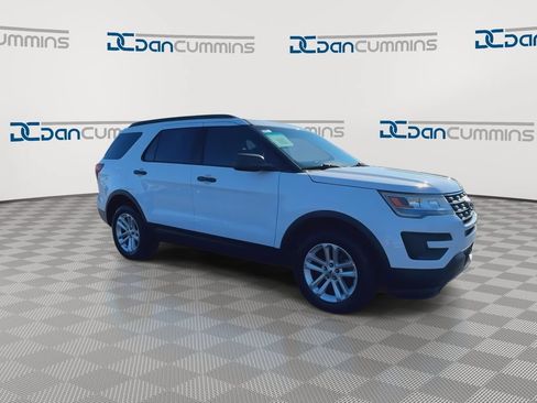 Used 2017 Ford Explorer 4WD image 2