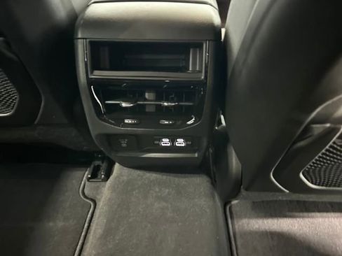 New 2025 Jeep Grand Cherokee Laredo w/ Luxury Tech Group I image 12