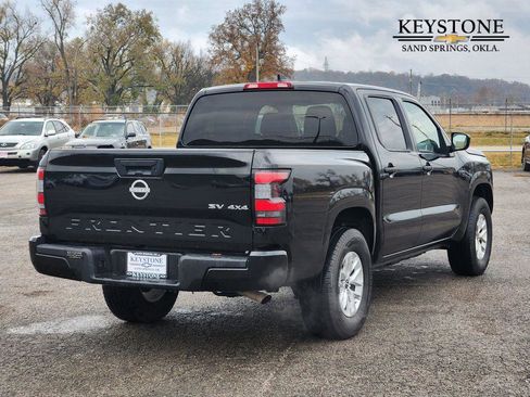 Used 2024 Nissan Frontier SV image 5