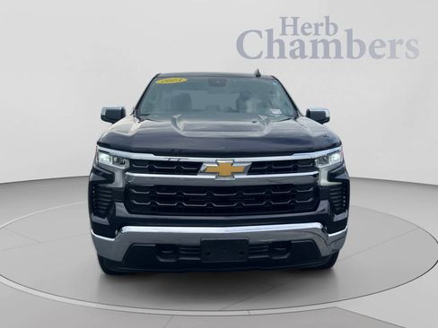 Used 2023 Chevrolet Silverado 1500 LT AWD/4WD image 2
