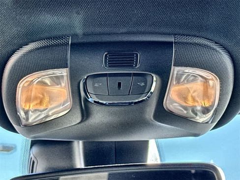 Used 2024 Jeep Compass Latitude image 20