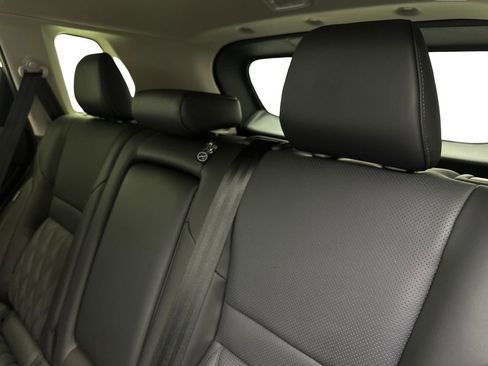 Used 2025 Nissan Rogue Platinum w/ Tech Package image 34