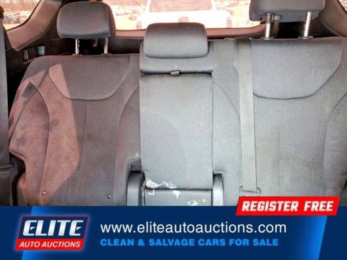 Used 2019 Hyundai Santa Fe SE image 20