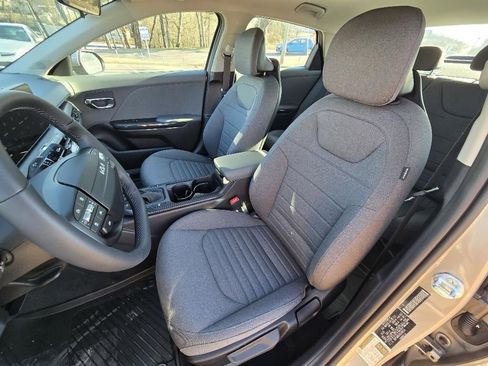 New 2025 Kia K4 EX image 12