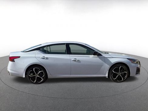Used 2025 Nissan Altima 2.5 SR image 16