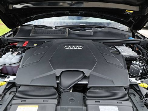 Used 2023 Audi Q7 3.0T Premium Plus w/ Premium Plus Package AWD/4WD image 31