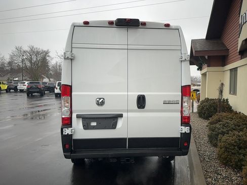 New 2025 RAM ProMaster 2500 w/ Quick Order Package 22G SLT image 14