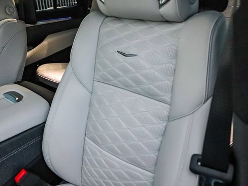 Used 2025 Cadillac Escalade V AWD/4WD image 29