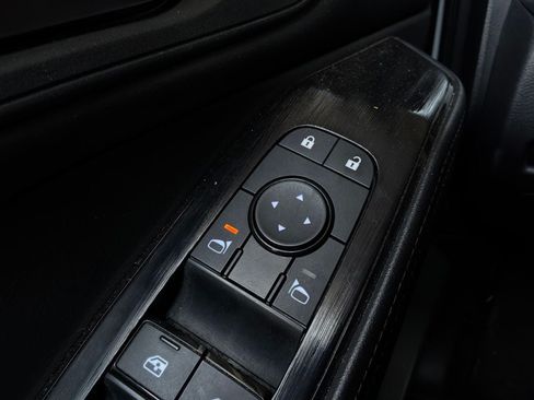 Used 2025 Nissan Rogue SV AWD/4WD image 24