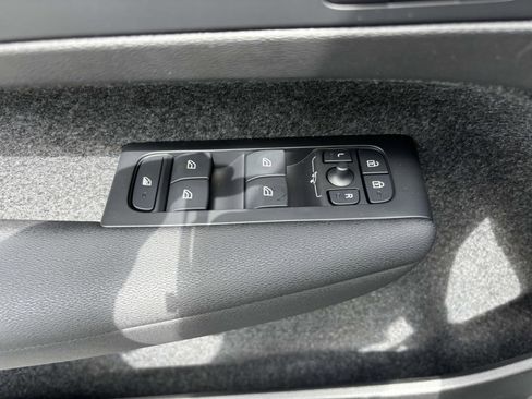 New 2025 Volvo XC40 B5 Core w/ Protection Package Premier image 13