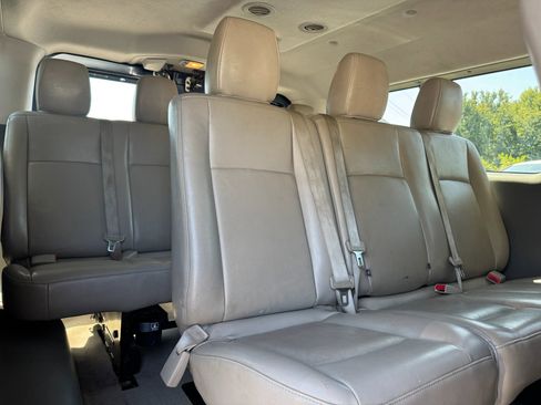Used 2020 Nissan NV 3500 SL image 13