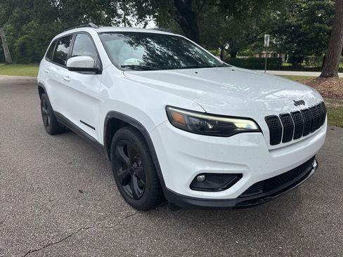 Used 2020 Jeep Cherokee Latitude Plus FWD image 2