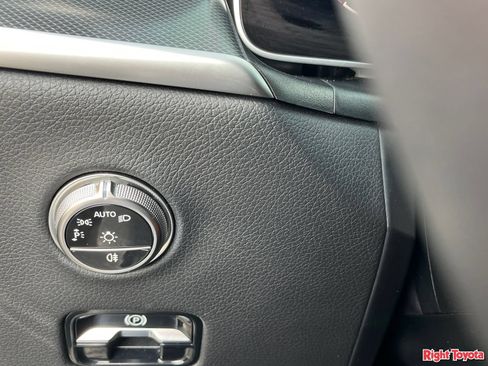 Used 2026 Mercedes-Benz GLC 300 image 31