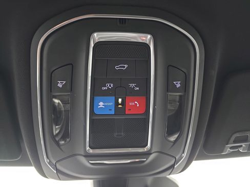 Used 2023 Jeep Grand Cherokee Altitude AWD/4WD image 35
