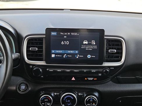 Used 2025 Hyundai Venue SEL FWD image 20