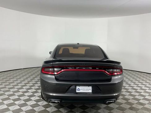 Used 2018 Dodge Charger SXT w/ Blacktop Package image 6