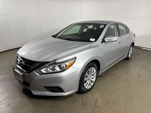 Used 2016 Nissan Altima 2.5 S w/ Power Driver Seat Package image 22