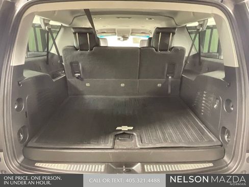 Used 2020 Chevrolet Suburban LT w/ Max Trailering Package RWD image 13