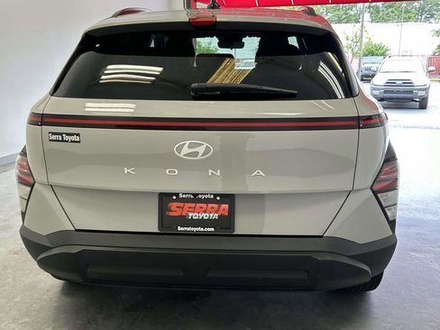 Used 2024 Hyundai Kona SEL FWD image 4