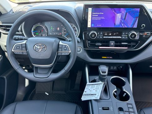 Certified 2026 Toyota Highlander XLE AWD/4WD image 22