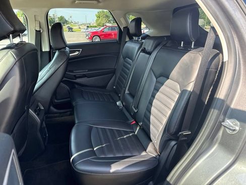 Used 2024 Ford Edge SEL AWD/4WD image 11