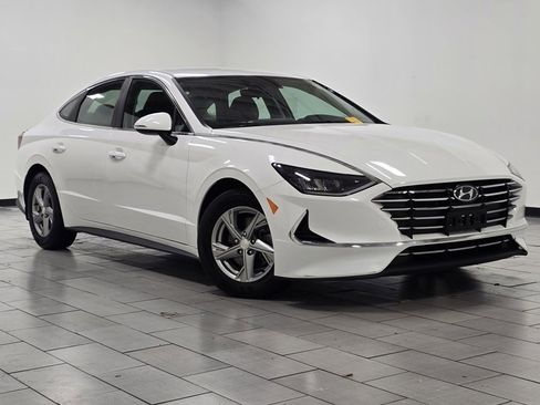Used 2023 Hyundai Sonata SE image 2
