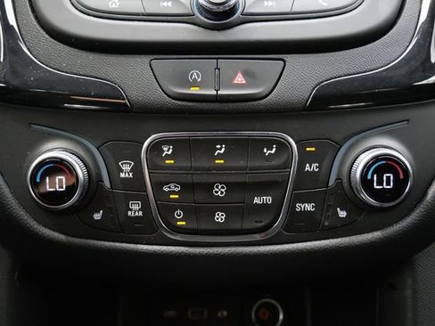 Used 2023 Chevrolet Equinox RS AWD/4WD image 23