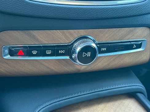 Used 2025 Volvo XC90 T8 Core w/ Protection Package Premier image 24