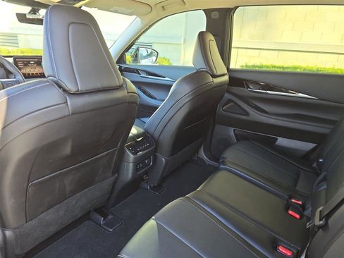 Certified 2024 INFINITI QX60 Pure w/ Cargo Package image 11