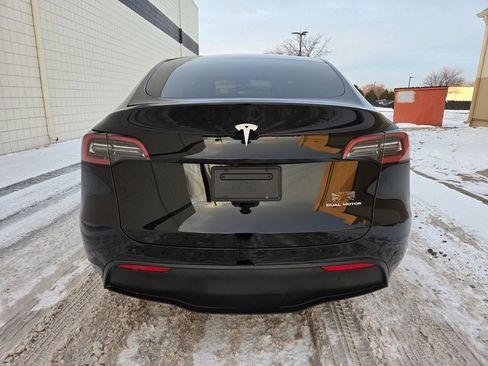 Used 2021 Tesla Model Y Long Range image 8