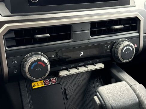 Used 2025 Toyota Corolla LE image 25