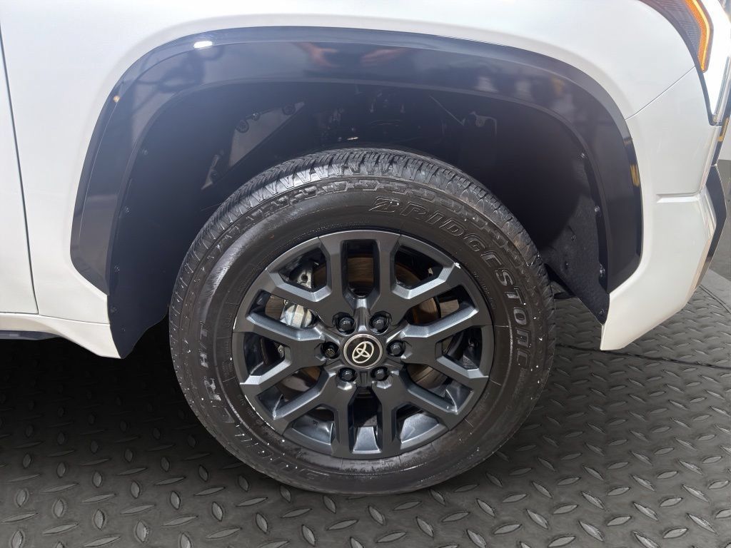 Used 2025 Toyota Tundra Platinum AWD/4WD image 23