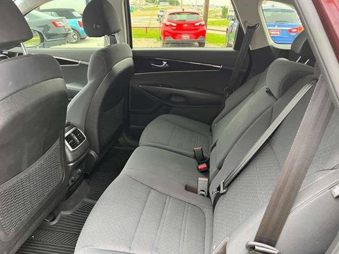 Used 2018 Kia Sorento FWD image 14